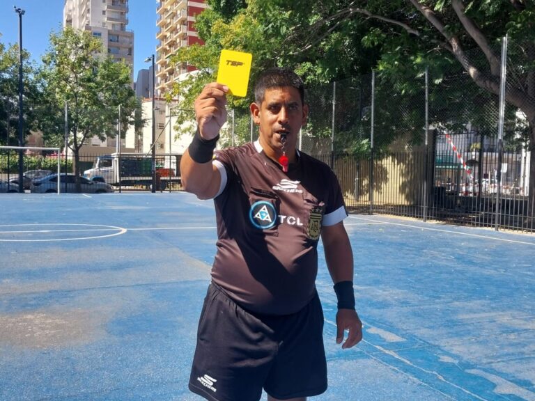 El ‘árbitro de Villa Urquiza’ que se volvió viral: ¿Cuál es su sueño?