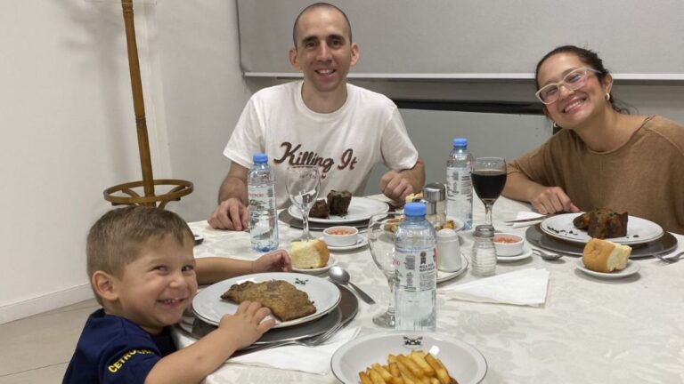 Nahuel Gallo se reencuentra con su familia: ¡su plato favorito en la primera cena!