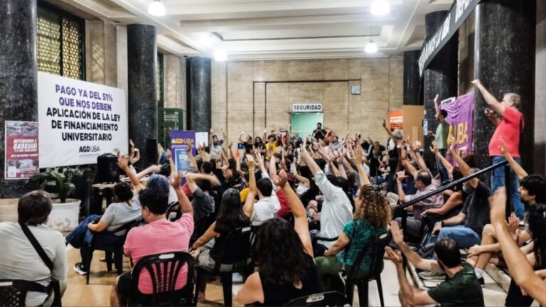 Profesores de la UBA anuncian paro hasta que Milei respete la Ley de Financiamiento Universitario