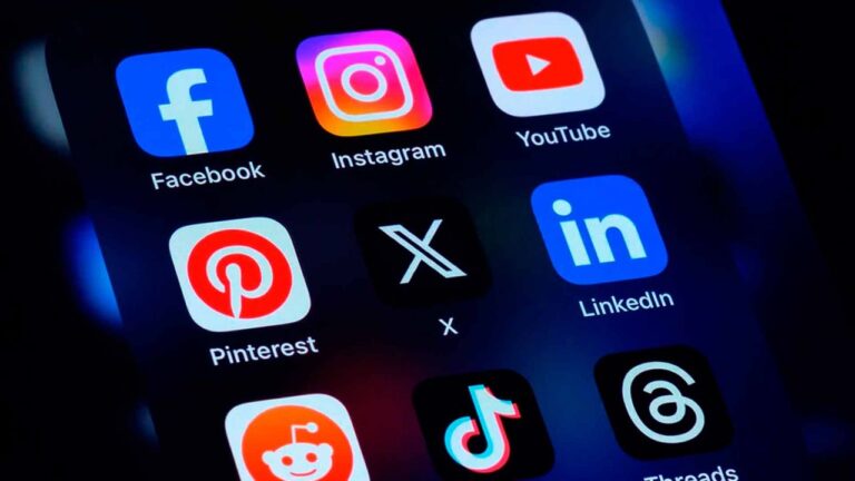 Prohibición de redes sociales para menores: un debate en auge en Europa y América