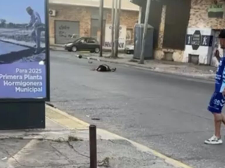 Cierra el paso: una murga interrumpe el evento