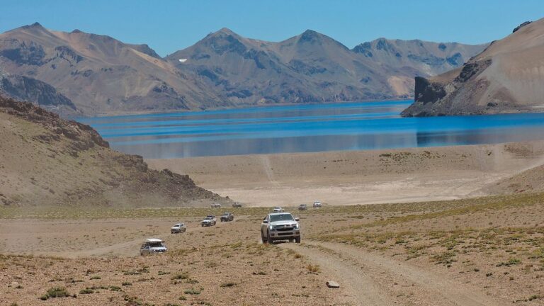 Trilogía Aventura: Desafío Off Road en las Lagunas La Fea, La Negra y Cari-Launa