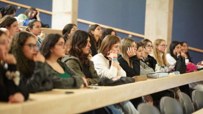 Más del 63% de las preinscripciones en la UPC son de mujeres, destacando en carreras tecnológicas