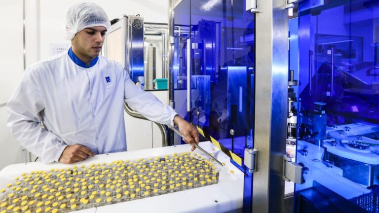 Argentina se une a la OPS para potenciar la exportación de vacunas locales