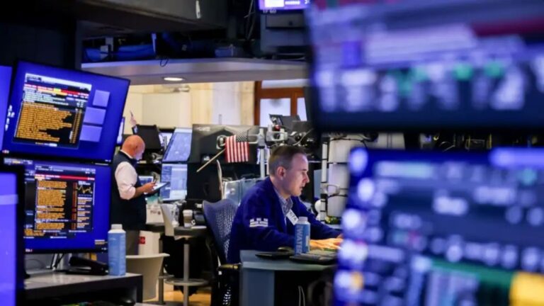 Expertos sugieren ajustar carteras tras el repunte del Merval
