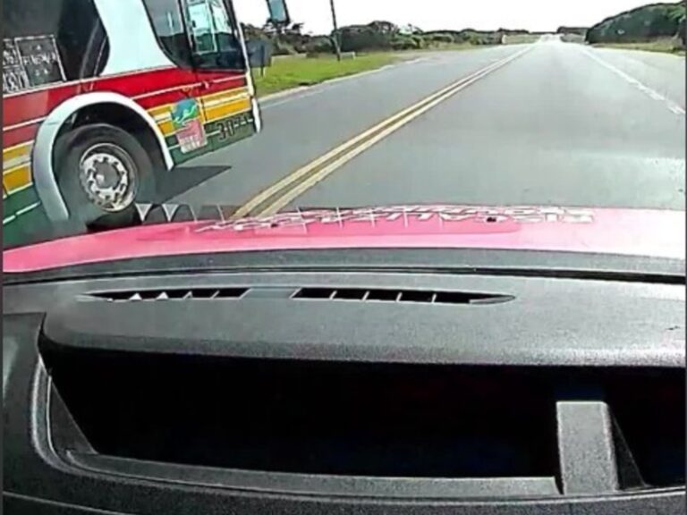 Chofer de micro de larga distancia sancionado por sobrepaso en doble línea amarilla