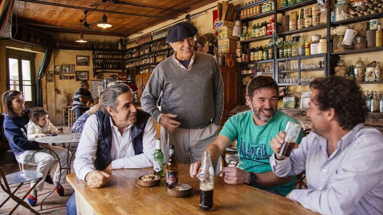 Escapadas de Fin de Semana: 4 Almacenes de Campo que Celebran la Tradición Bonaerense