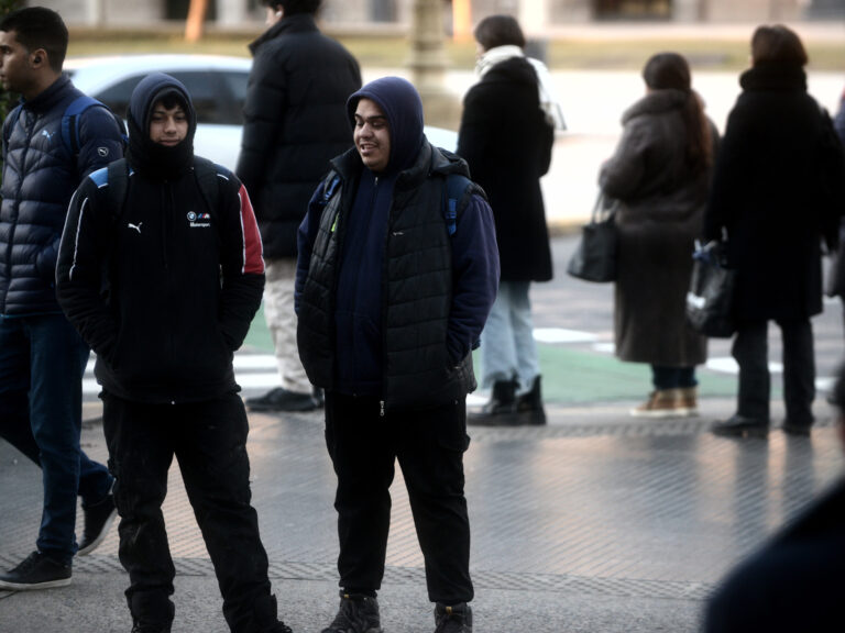 Fin del ‘veranito’ en AMBA: Llegan temperaturas mínima de 7°C y un frío invernal