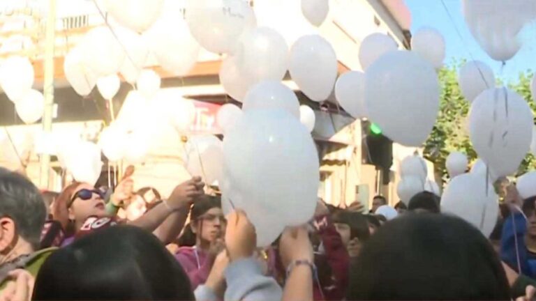 Merlo: Emotiva despedida de Maitena frente a su escuela