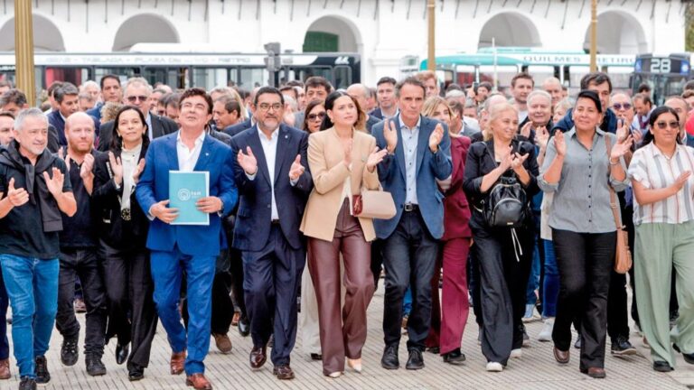 Caputo incumple ley y no distribuye más de $6 billones recaudados