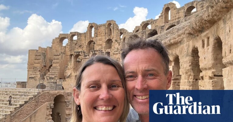 Hijo de pareja británica detenida en Irán pide a Starmer que solicite su liberación