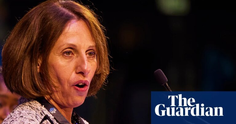 Exdirector de Co-operative Group recibió casi £2 millones antes de su salida tras un año complicado