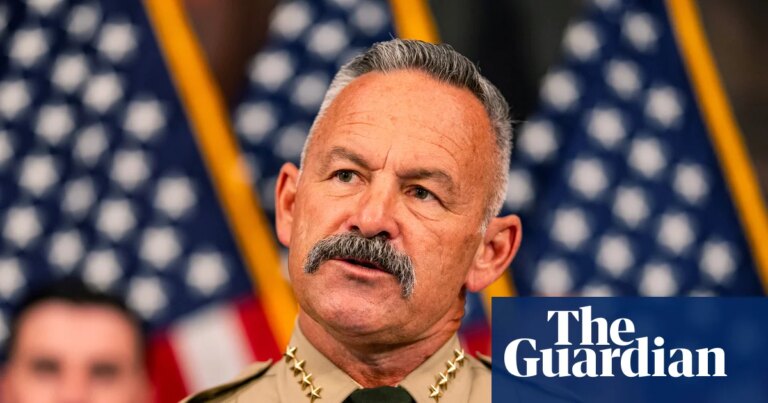 Alarma en California: El shérif incauta boletas de referéndum en un aparente juego político