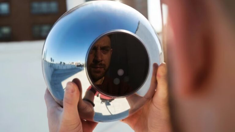 World presenta un innovador sistema de IA para detectar fraudes en línea