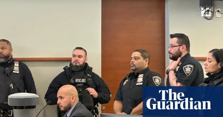 Ex-policía de NY condenado a hasta nueve años por muerte de hombre en scooter
