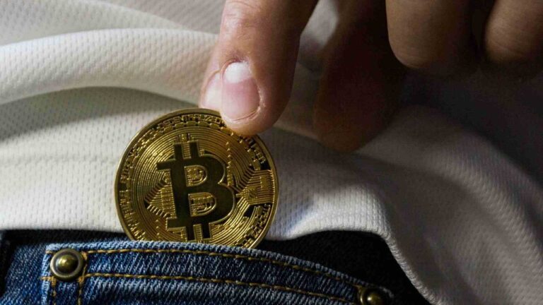 Incrementan secuestros y extorsiones a inversores en Bitcoin