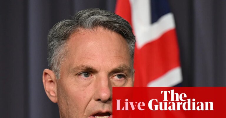 Australia en vivo: Richard Marles critica el ‘deshonroso’ abucheo en las ceremonias de Anzac Day; dos desaparecidos tras incendio en las Blue Mountains.