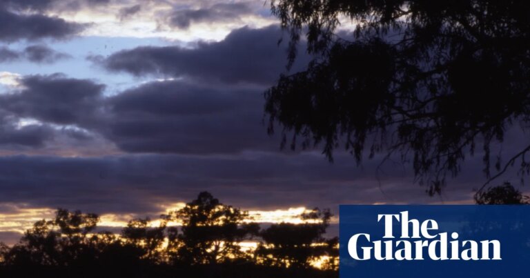Cuerpo de hombre hallado tras ser arrastrado por inundaciones en el interior de Australia