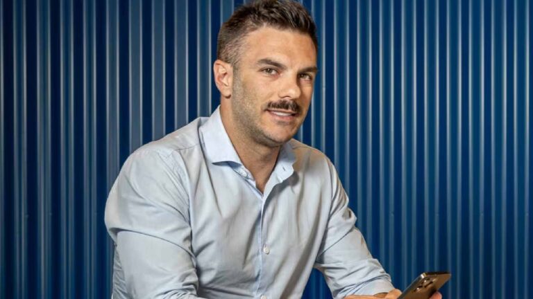 Abucheos al CEO de Cocos en el Movistar Arena