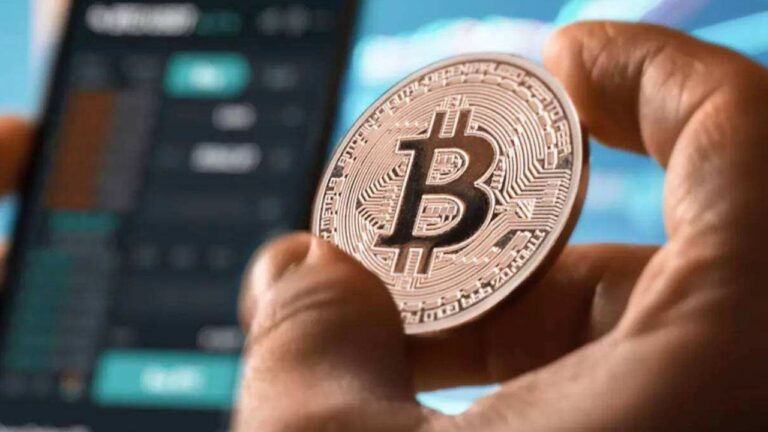 Bitcoin se dispara: Atrae inversores, pero alerta sobre riesgos ocultos