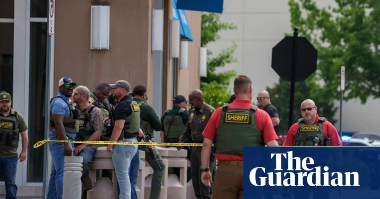 Al menos 10 heridos en tiroteo en un centro comercial de Louisiana, informan autoridades