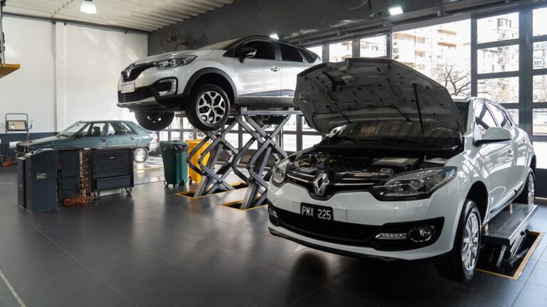 Servicios de Auto: ¿Precio en Concesionarias vs. Talleres Independientes?