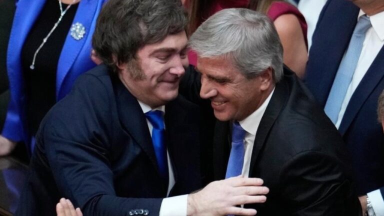 Milei y Caputo: el plan económico para acabar con el ‘riego kuka’