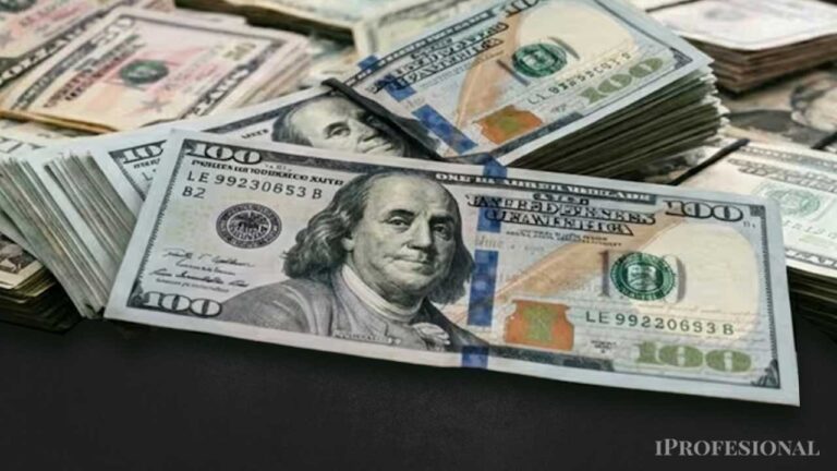 Dólar en Caída Libre: Tres Factores Clave que lo Impulsan, según Expertos de la City