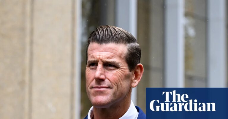 Hanson Defiende a Ben Roberts-Smith Mientras los Verdes Aseguran que ‘Nadie Debe Estar por Encima de la Ley’