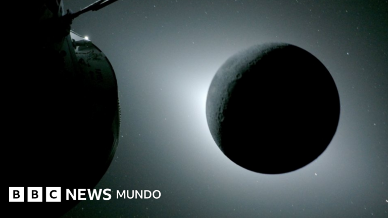 "Eclipse Solar y Puesta de Tierra: Impresionantes Imágenes del Sobrevuelo Lunar de Artemis II"