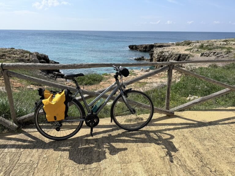 Explora el Sur de Italia: Un Circuito en Bicicleta entre Pueblos Medievales y Sabores Caseros