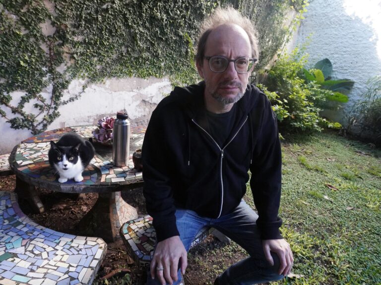 Alejandro Hartmann, el Rey del True Crime en Argentina, lanza ‘Yiya Murano: Muerte a la Hora del Té’ en Netflix y explora el fenómeno de las asesinas ídolas.