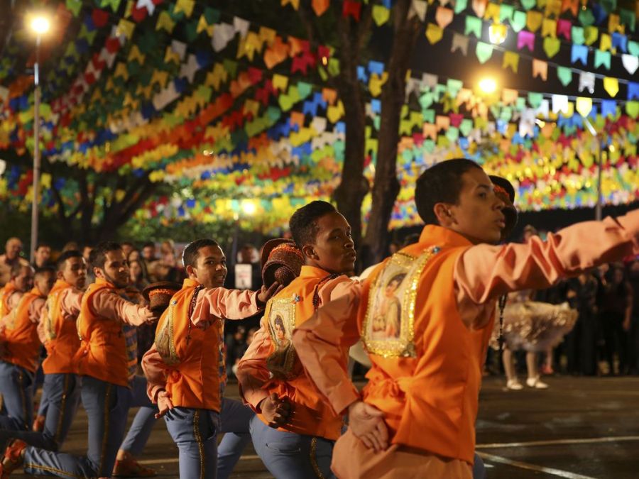 Vibrantes Festas Juninas en Brasil.