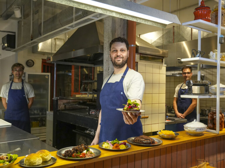 Delicias a la Brasa: Empanadas de Vacío y Lengua que Dejan Huella