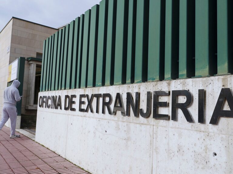 España lanza una regularización masiva de inmigrantes indocumentados