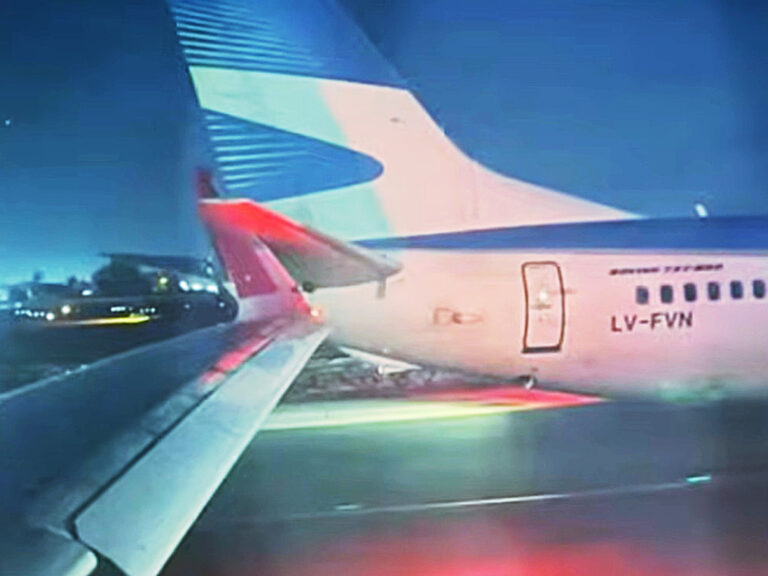 Chile: Inusual colisión entre aviones de Aerolíneas Argentinas y Latam en Santiago