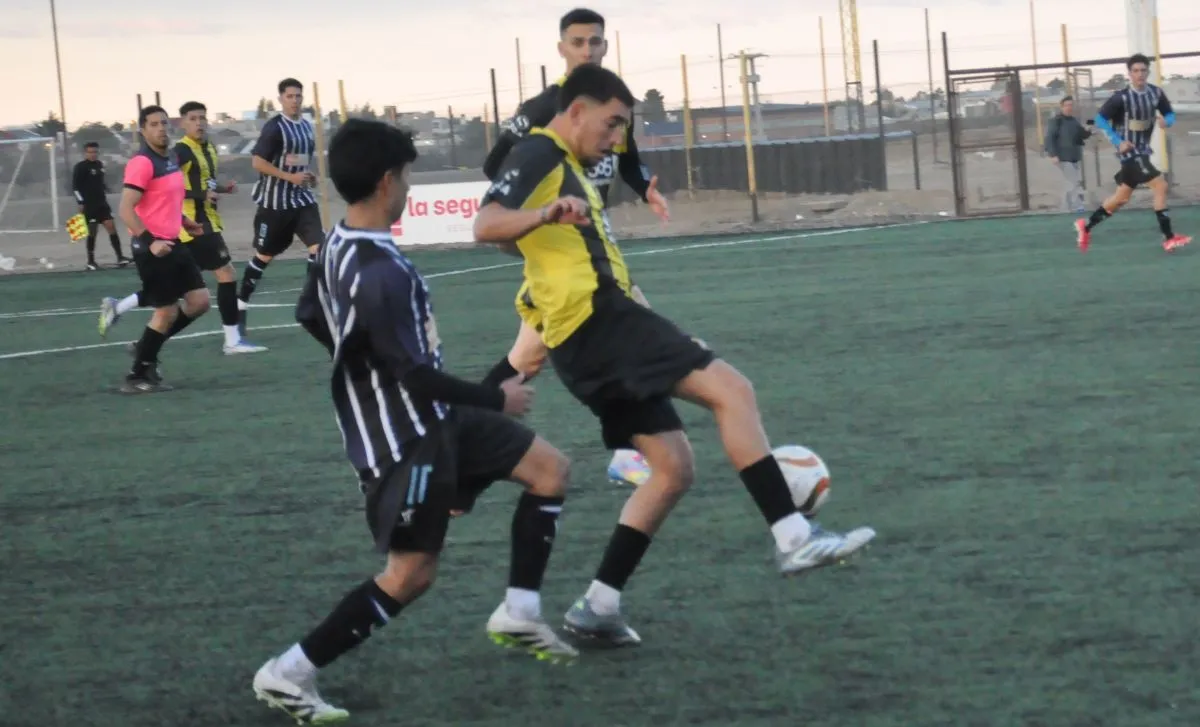 José Vivanco, goleador de Rada Tilly