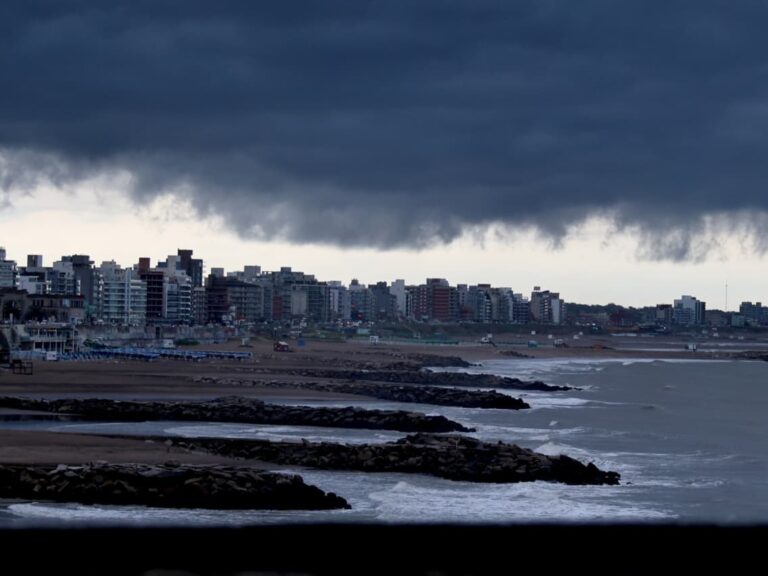 Alerta Naranja: Fuertes Lluvias Afectarán Buenos Aires este Martes