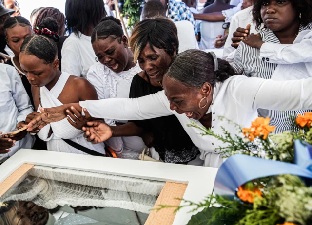 Funeral colectivo en Puerto Príncipe
