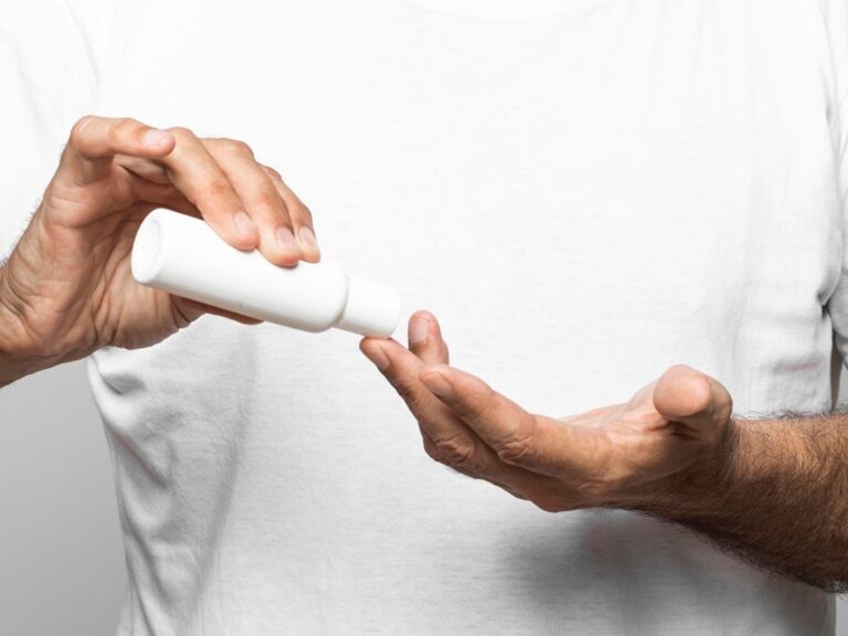 ANMAT Prohíbe Cosméticos Ilegales en Todo el País