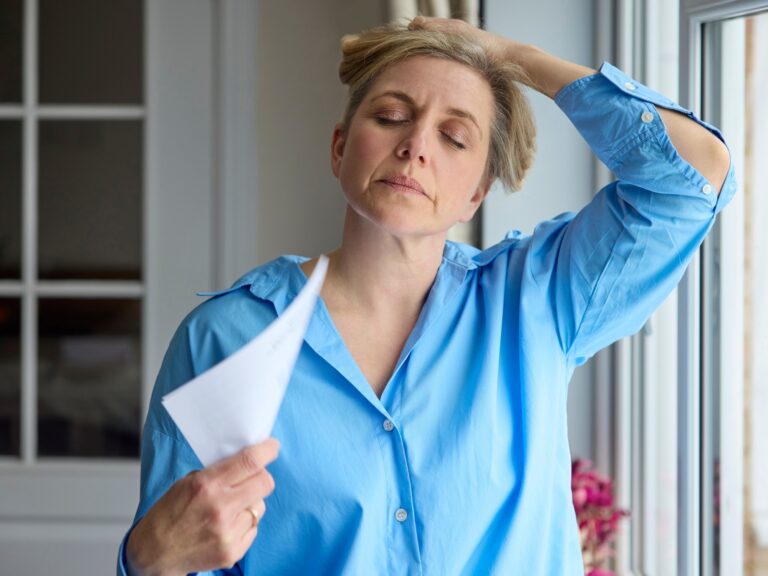Síntomas Ocultos de la Menopausia: ¿Qué Debes Saber y Cómo Aliviarte?