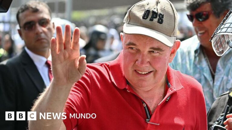 Elecciones en Perú: López Aliaga lidera los primeros resultados en reñida carrera hacia la segunda vuelta
