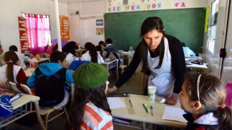 El ausentismo escolar en Córdoba provoca la pérdida de un mes de clases al año