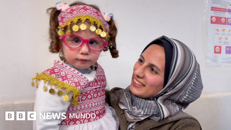 Emotivo Reencuentro: Madre Palestina Encuentra a su Hija Tras 2 Años en Gaza