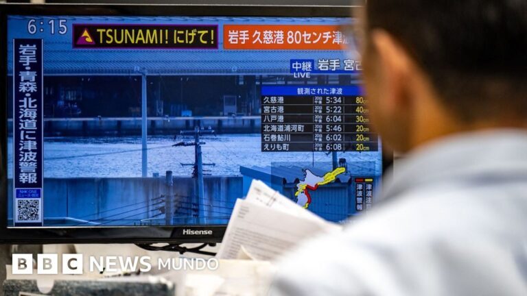 Japón en alerta por posible nuevo terremoto tras sismo que generó advertencia de tsunami