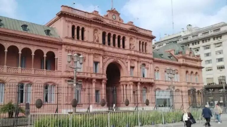 Corrupción, Fanatismo y Desgaste: La Argentina de Milei al Descubierto