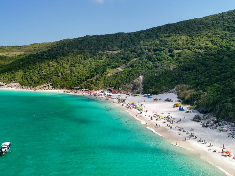 Descubre la Playita de Buzios: El ‘Caribe Brasileño’ que Arrasa en Redes Sociales