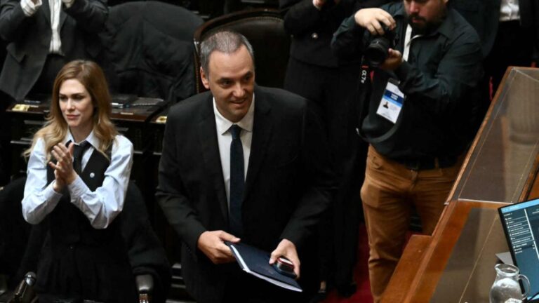 Castagneto arremete contra Adorni en ‘QR!’: ‘No supo responder y salió golpeado’