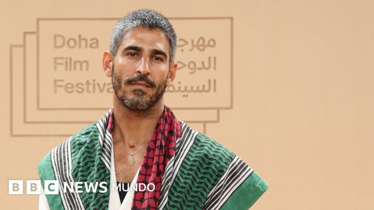 Publicar en redes sociales en el Golfo: Riesgos de cárcel y deportación por la guerra en Irán