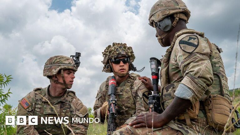 EE.UU. implementará inscripción automática de jóvenes varones para el servicio militar